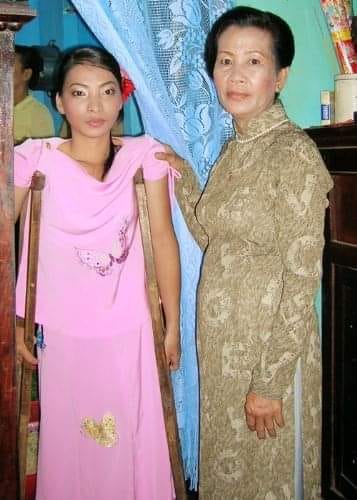 Đôi vai gánh trọn